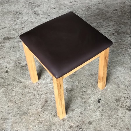 Solid Oak : Ghế Đôn Gỗ Sồi Mặt Nệm - Da Pu Đen